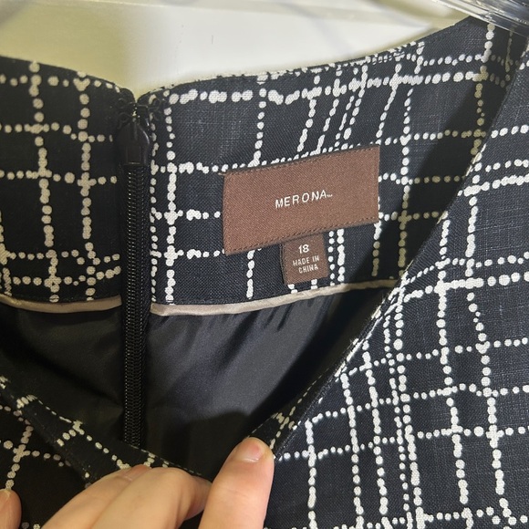 Elegant Black and White Plaid Dress - Picture 3 of 3